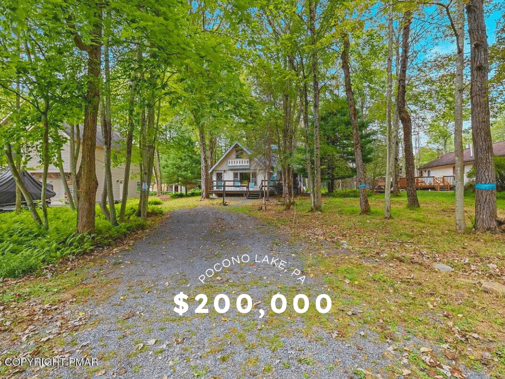 Cozy Chalet in Pocono Lake, PA – $200,000