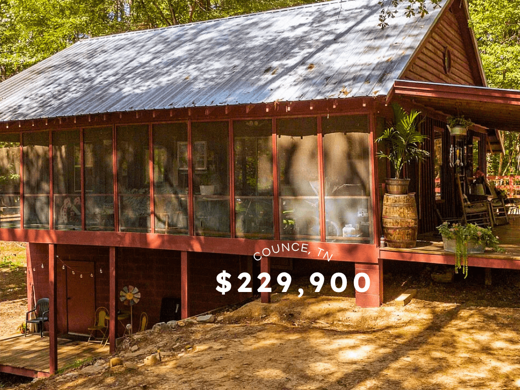 Charming Lake Cabin Near Pickwick Lake in Counce, TN – $229,900