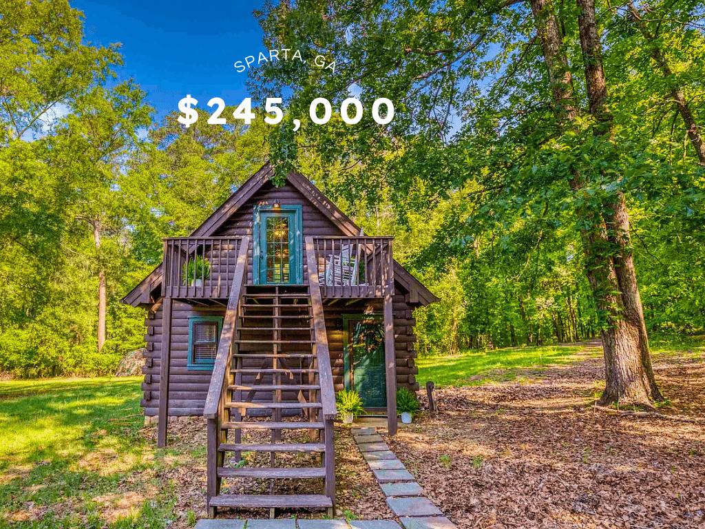 Lakefront Cottage Retreat in Sparta, GA – $245,000