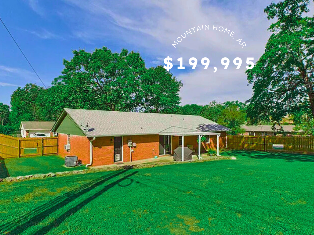 Stylish All-Brick Home in Mountain Home, AR – $199,995
