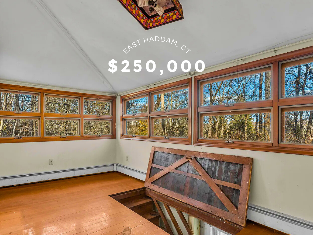 Charming Lake Cottage in East Haddam, CT — $250,000