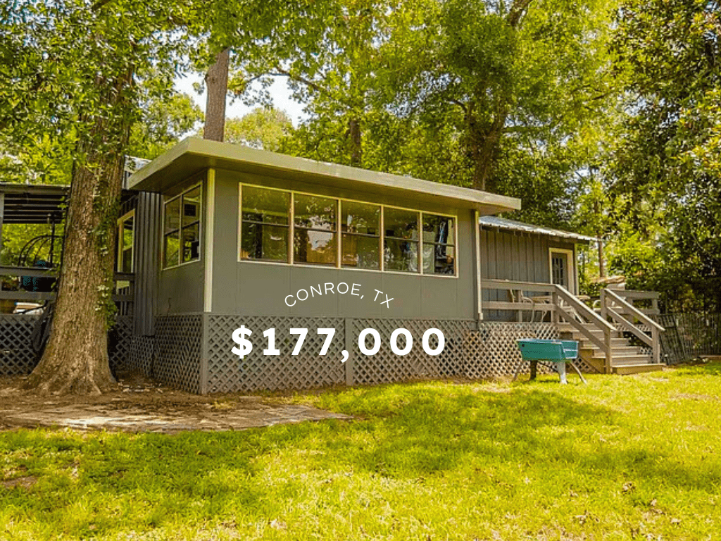 Renovated Lakefront Retreat in Conroe, TX – $177,000